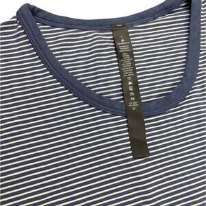 Lululemon Men's NWOT Basic Tee Short Sleeve Crew Neck Stripes Large with Rip Tag